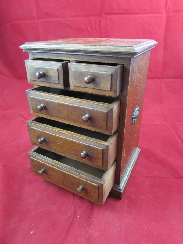 Apprentice Piece ,small chest of drawers